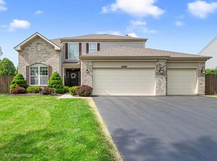 10680 Wing Pointe Dr, Huntley, IL 60142