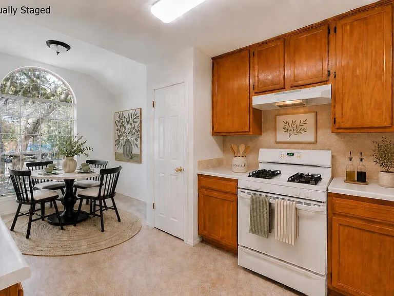 13460 Athens Trl — Photo 4