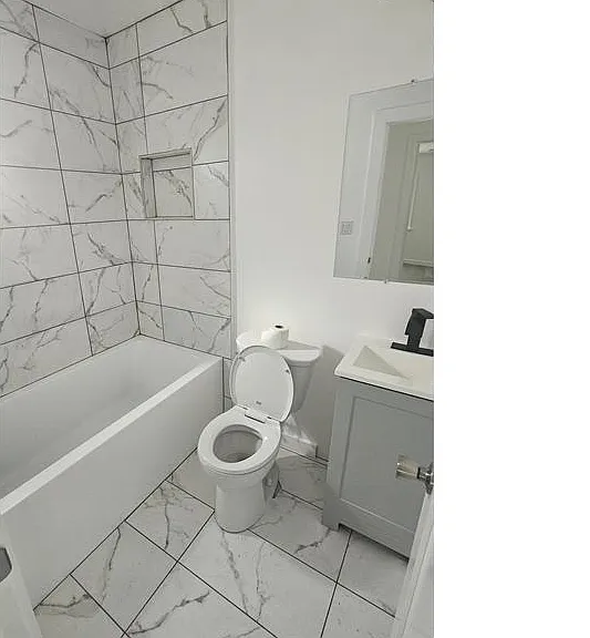 408 Chaplin St SE #3 — Photo 11
