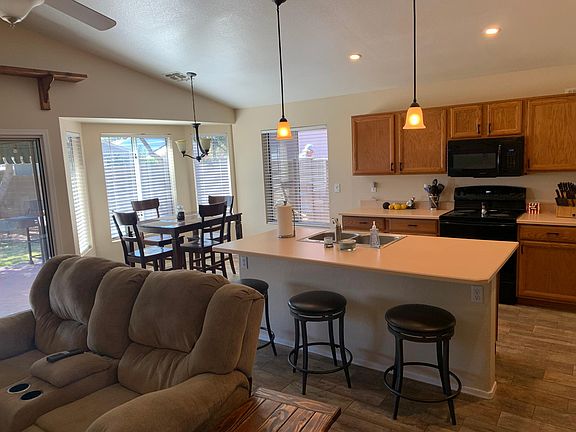 2nd image of 2557 E Taro Ln