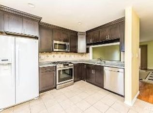 208 Woodbridge Commons Way #208, Iselin, NJ 08830