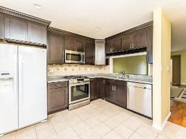 208 Woodbridge Commons Way #208