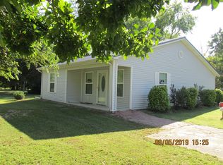 105 N Dunklin St, Marston, MO 63866