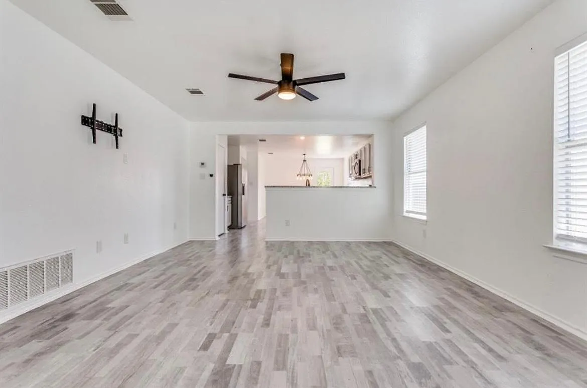 12801 Door Bell Dr — Photo 2