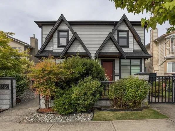8559 Montcalm St, Vancouver, BC V6P 4P6