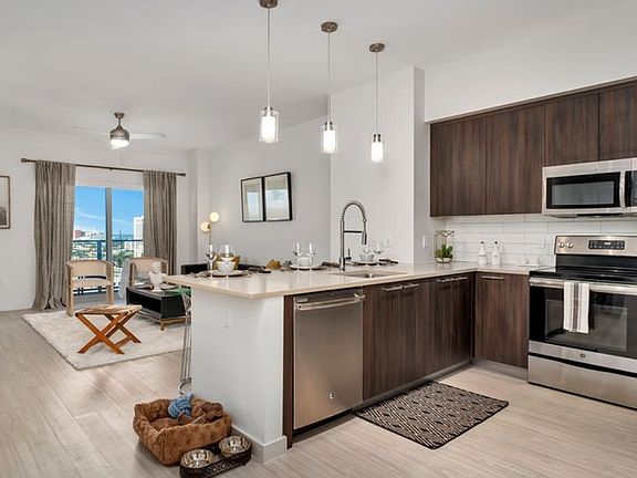4th image of 591 Evernia St APT 1902