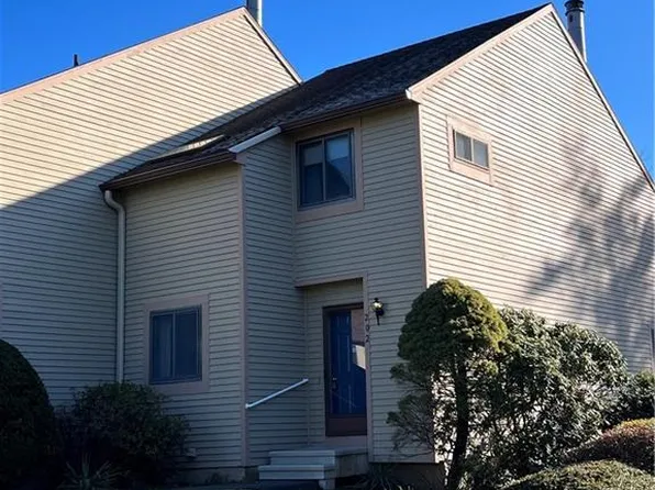 202 Adams Hill Way #202, East Windsor, CT 06088