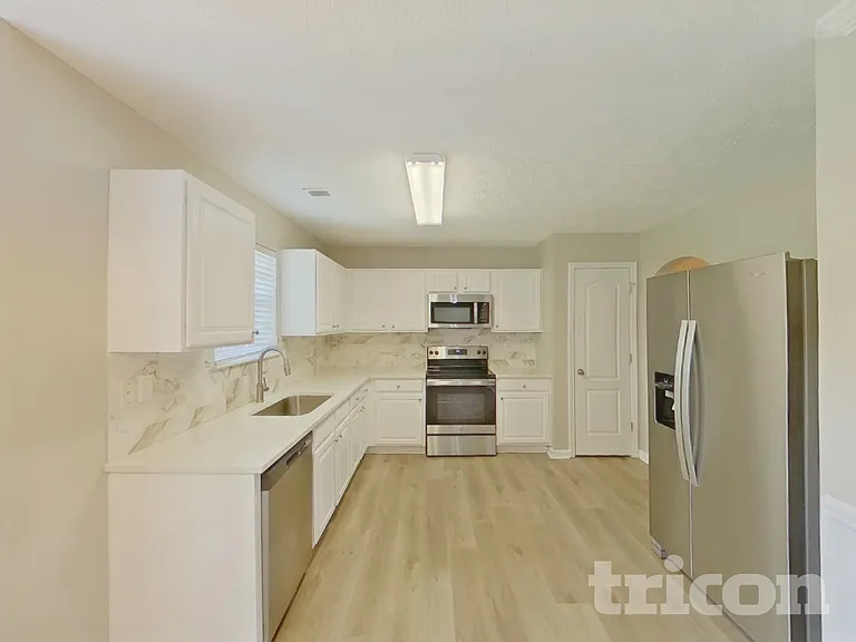 800 Hannah Ct — Photo 7