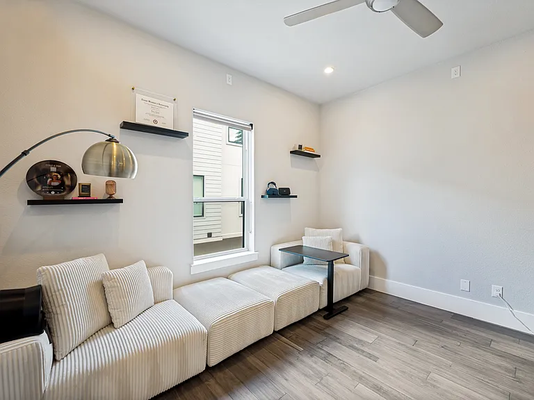 7820 Merit Ln — Photo 25