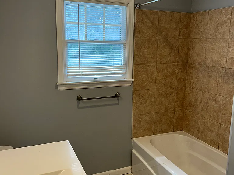 328 Union Ave — Photo 17