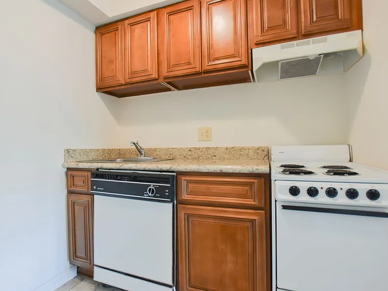 1441 Lake Ave. — Photo 20