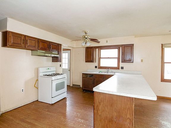 5th image of 208 S West St