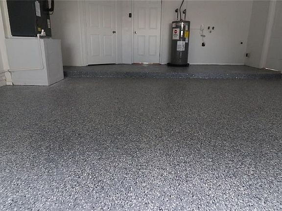 4th image of 4209 Lakewood Dr
