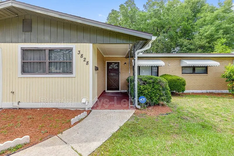 4 bed, 2.0 bath, 1592 sqft, $1,760 — Photo 2