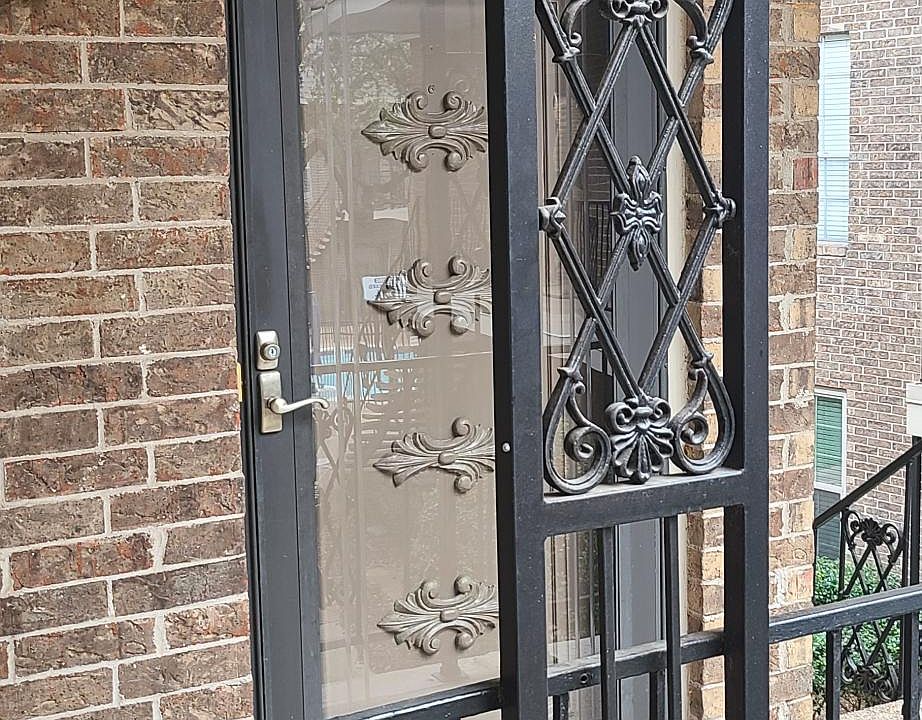 1st image of 214-4438 Harlanwood Dr Unit 214