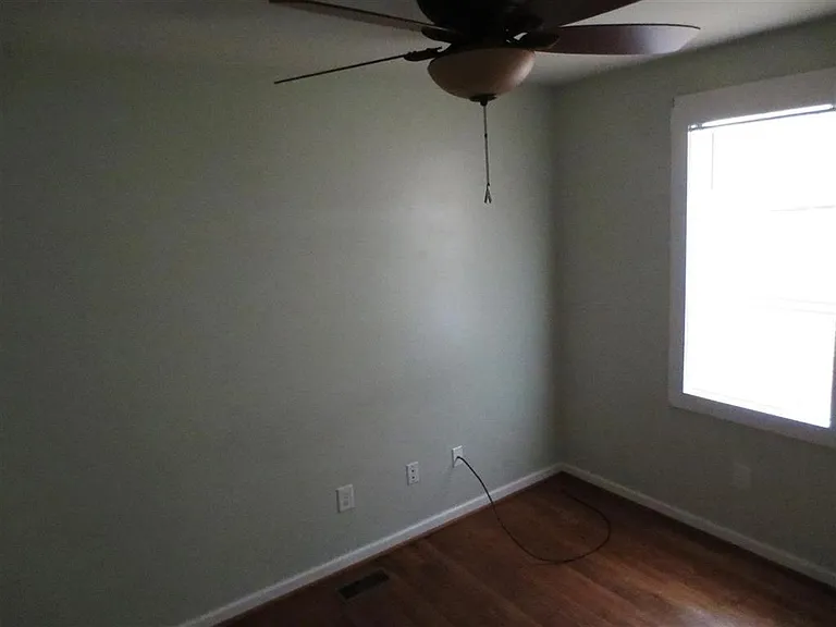 305 Summit St — Photo 7