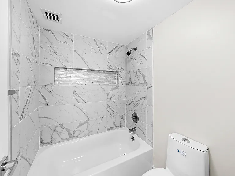 16740 NE 9th Ave #405 — Photo 22