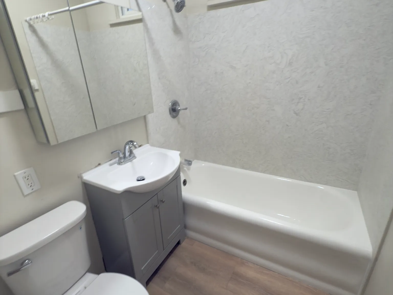 2 bed, 600 sqft, $5,995 — Photo 4
