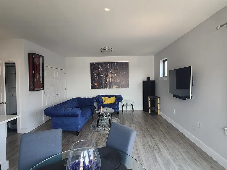 5711 Washington St #301 — Photo 5