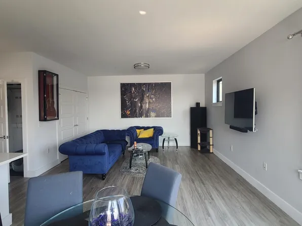 5711 Washington Street image 5 of 23