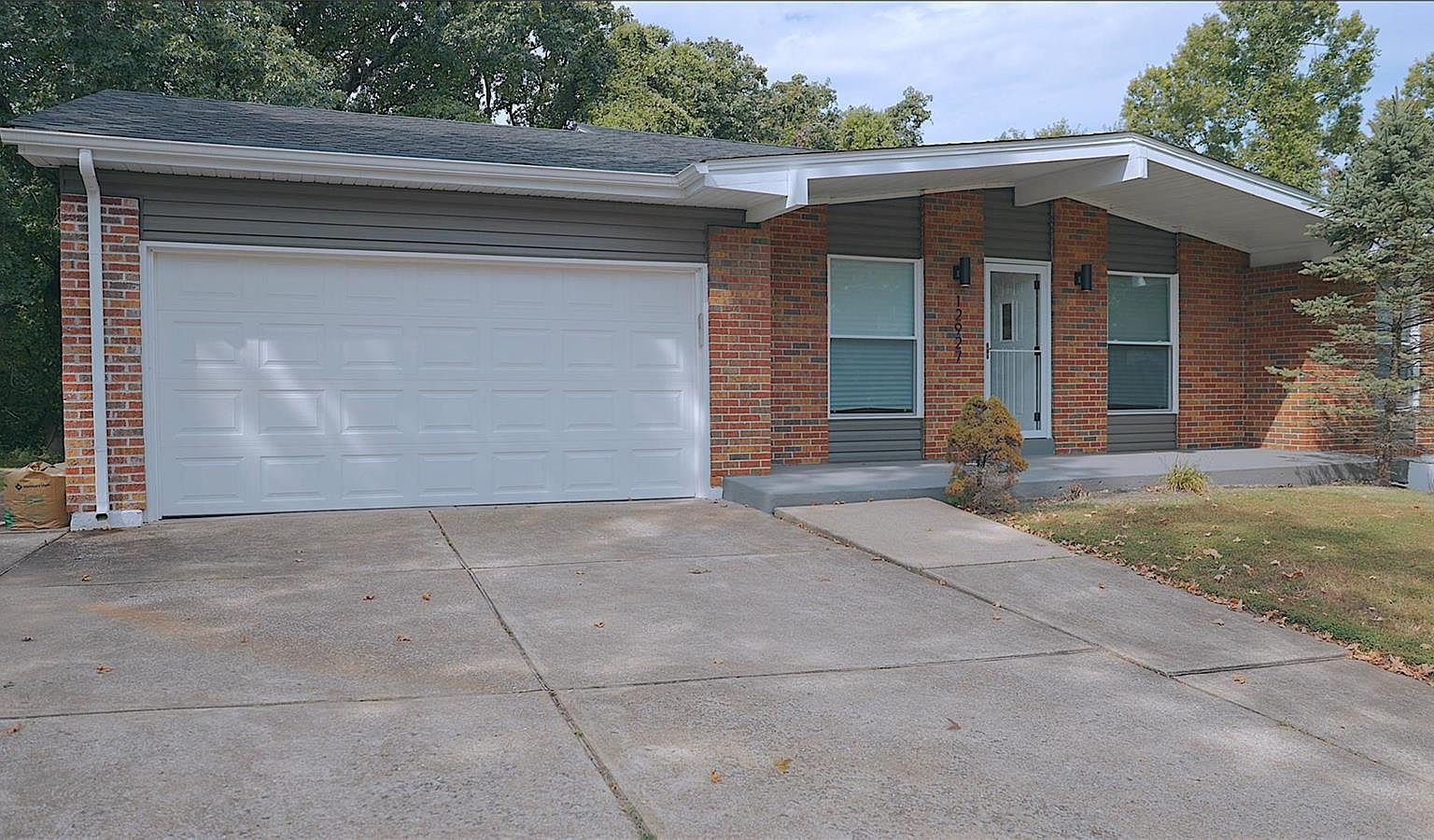 12927 Fox Haven Dr, Florissant, MO 63033 | Zillow