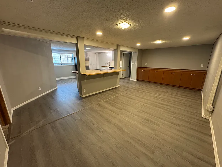 515 15th St NE #2 — Photo 8