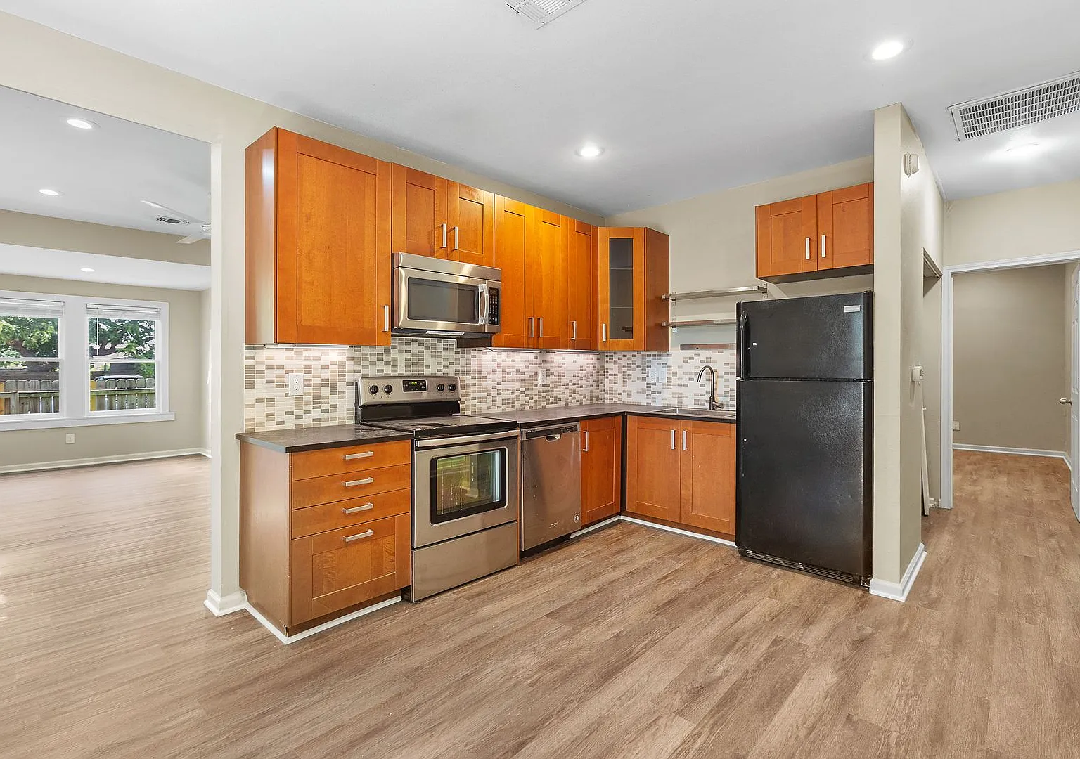 333 W Hutchison - Live, Work, Play! — Photo 1
