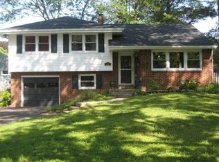 516 Salsbury Rd, Cherry Hill, NJ 08034