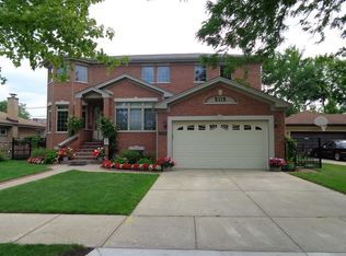 5115 Main St, Skokie, IL 60077