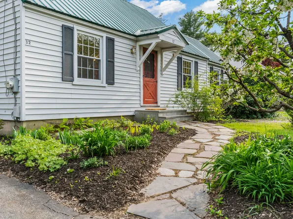 32 Hawthorne Street, Brunswick, ME 04011