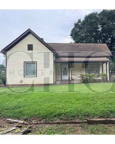 180 Highland Ave N Photo 1