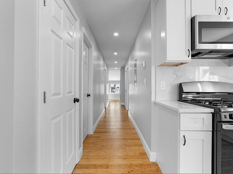 69 Cutler St #B — Photo 4