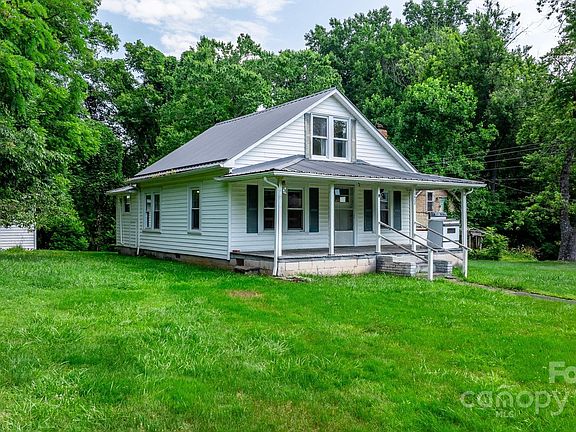 2nd image of 1408 Essex Pl SW