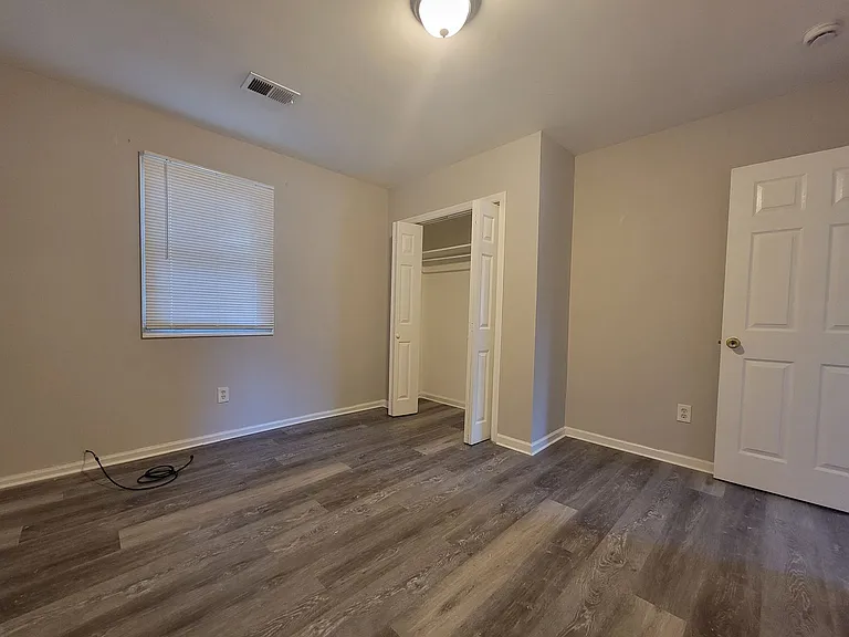 944 Smith St SW — Photo 14