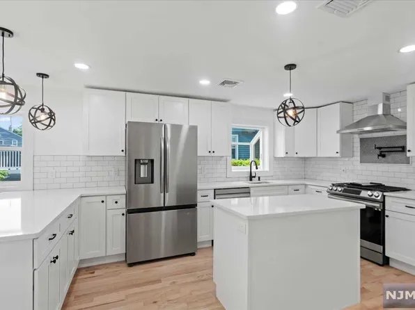 245 N Blvd, Saddle Brook, NJ 07663