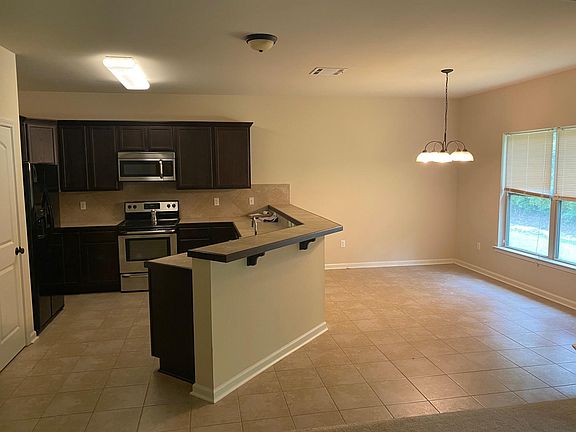 Kitchen / Dinning