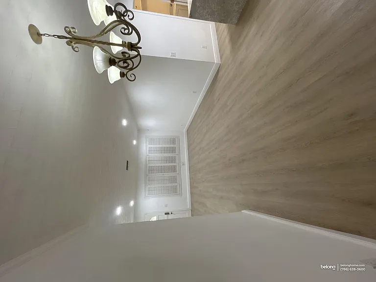 3050 NE 9th Ter #SINGLE FAMILY — Photo 13