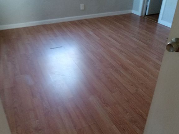 3rd image of 1510 Carson St