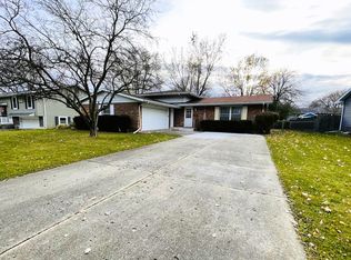 628 S 7th St, Dundee, IL 60118