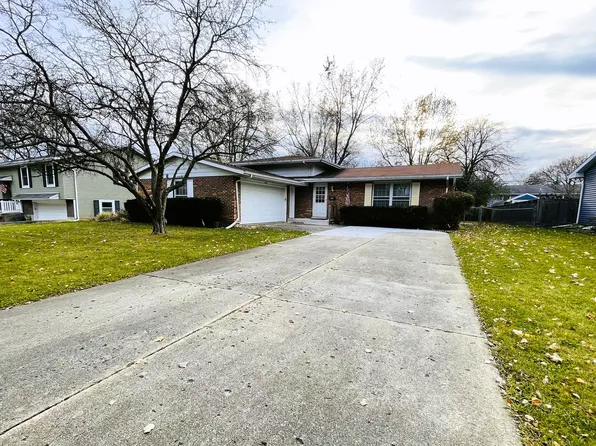 628 S 7th St, Dundee, IL 60118