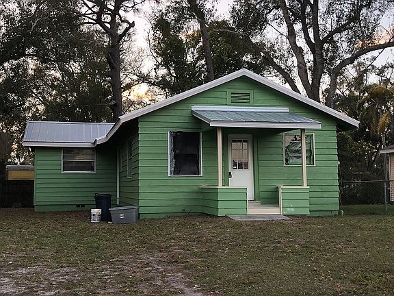 2nd image of 4037 Walnut Ave