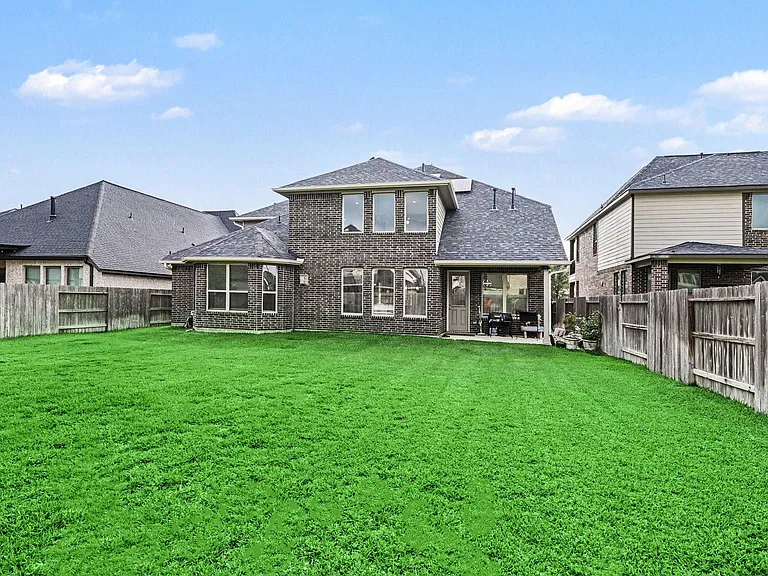 2107 Brooke Avery Dr — Photo 28