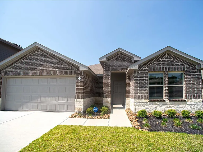 14086 Sharktooth Hill Ln — Photo 1