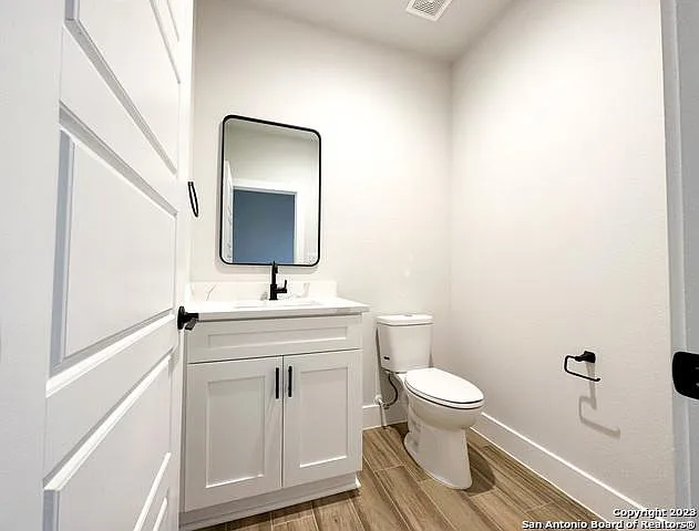 102 George Erath — Photo 16
