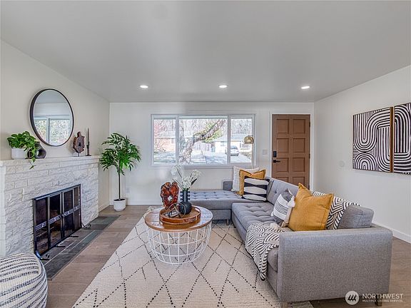 4th image of 18 232nd Place SW