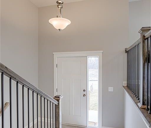 3rd image of 1010 NW Crestwood Dr