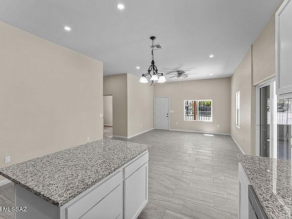 5th image of 342 W Kentucky St