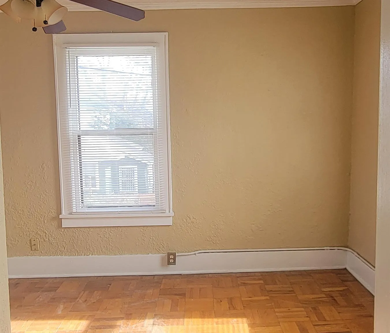 1239 Agnes Place - 4 — Photo 4