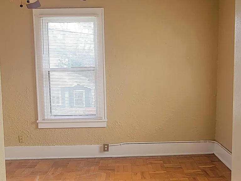 1239 Agnes Pl #4 — Photo 4