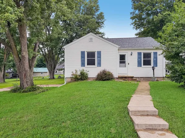 760 N Court St, Platteville, WI 53818